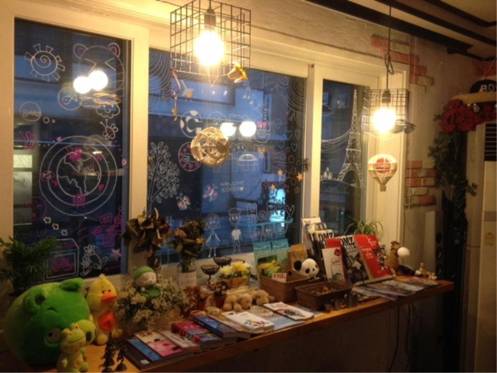Comeinn Guesthouse Hongdae - Female Only ソウル特別市 エクステリア 写真