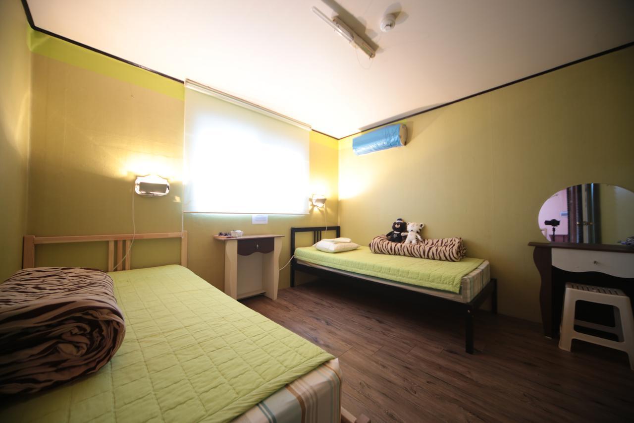 Comeinn Guesthouse Hongdae - Female Only ソウル特別市 エクステリア 写真